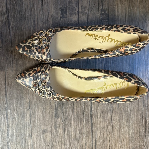 *KATHY VAN ZEELAND* Cheetah Print Pointed Toe Heels Size 9.5 - Picture 2 of 8